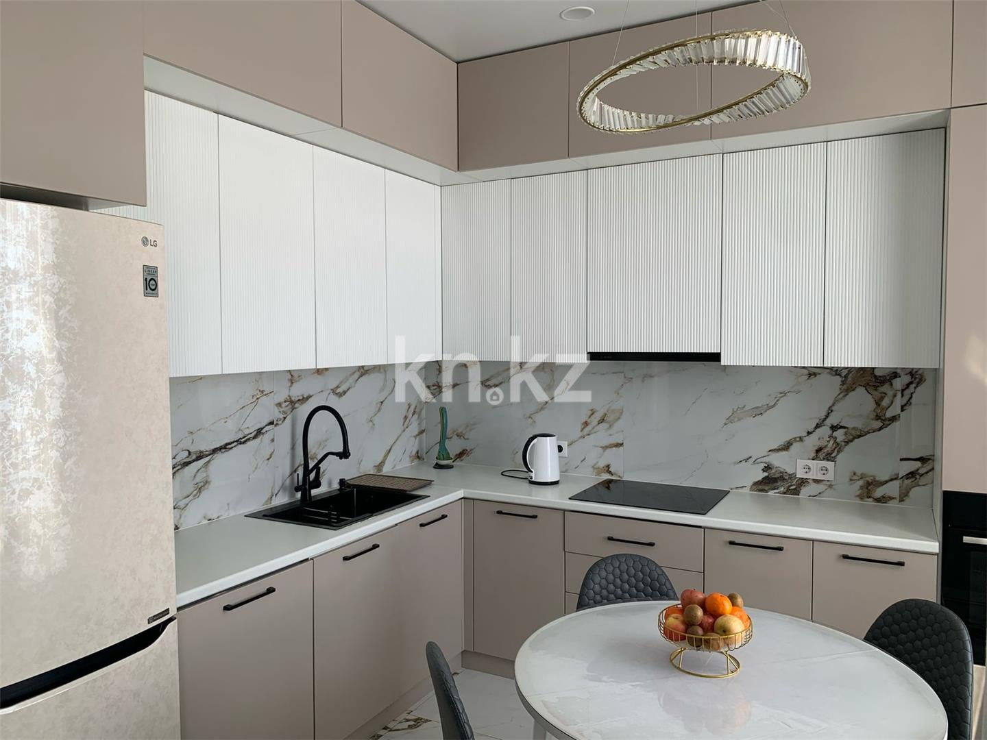 Продажа 2-комнатной квартиры, 68 м², ул. Ашимова, дом  21 в Караганде - фото 6