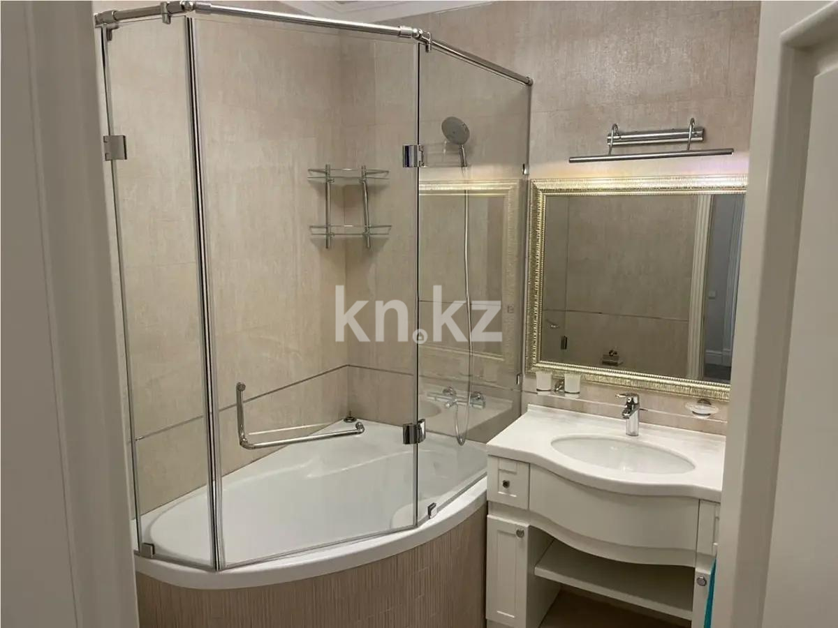 Продажа 5-комнатной квартиры, 220 м², ул. Достык, дом  10 в Астане - фото 9