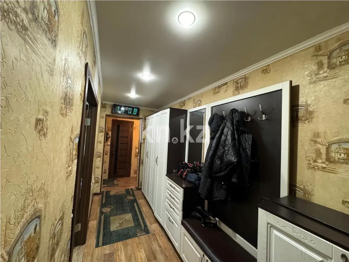 Продажа 4-комнатной квартиры, 75 м², 19 мкр., дом  75 в Караганде - фото 3