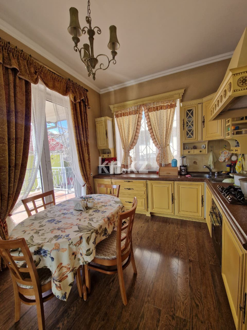 Продажа 5-комнатного дома, 140 м², ул. Кулболды в Алматы