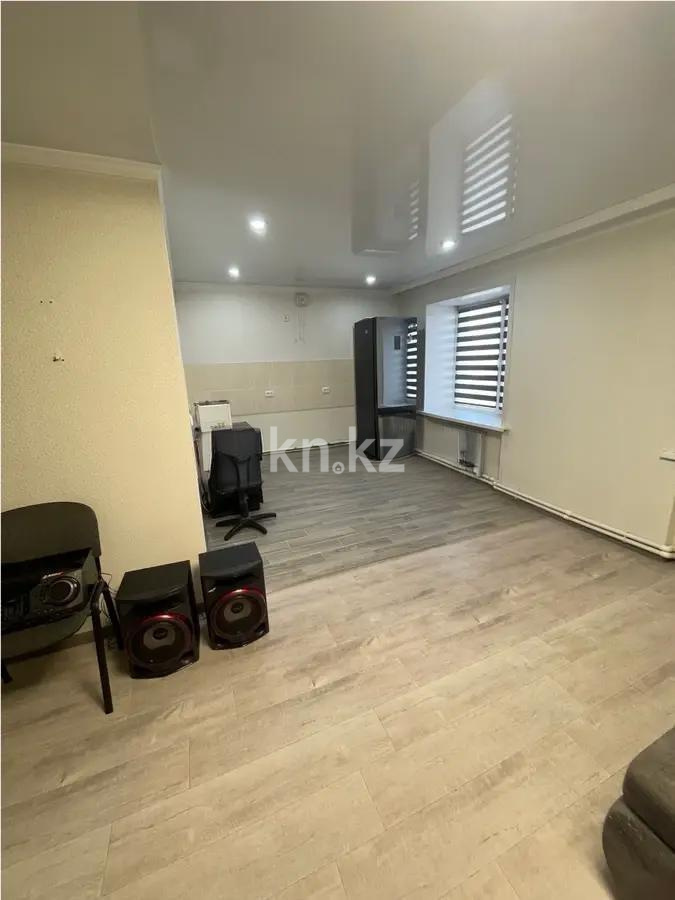 Продажа 3-комнатной квартиры, 60 м², ул. Мирная, дом  10/2 в Караганде - фото 2