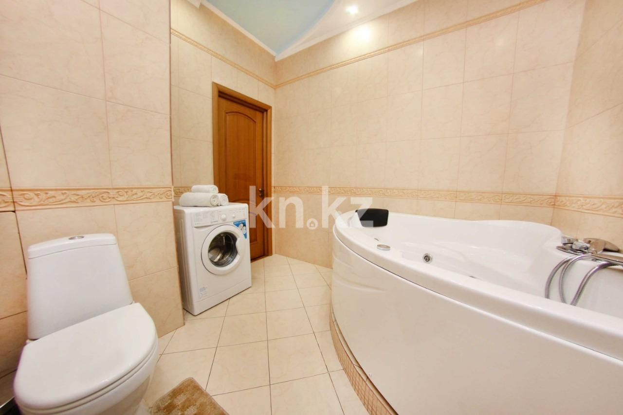 Аренда 3-комнатной квартиры посуточно, 95 м² в Алматы - фото 17