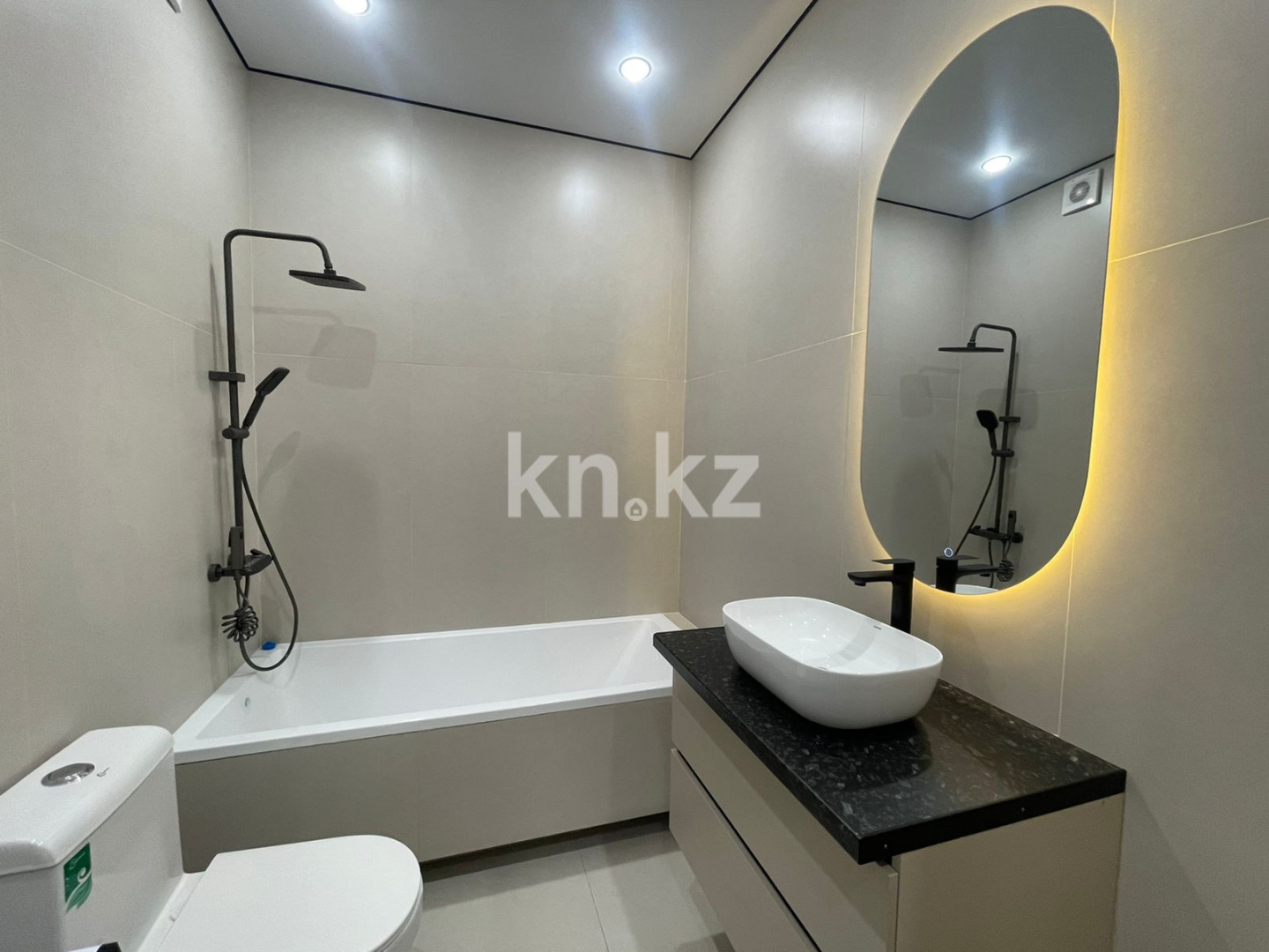 Продажа 2-комнатной квартиры, 43 м², ул. Е-882, дом  15Б в Астане - фото 2