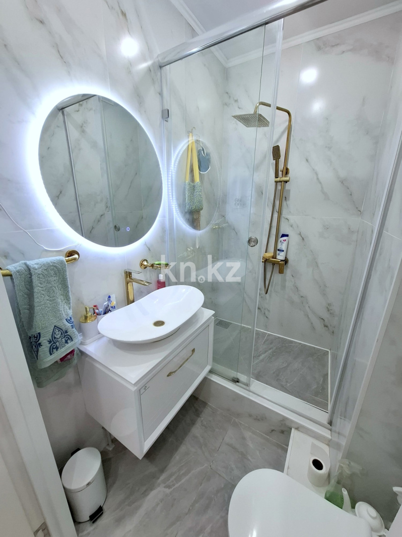 Продажа 5-комнатной квартиры, 160 м², мкр. Аксай-1а в Алматы - фото 19