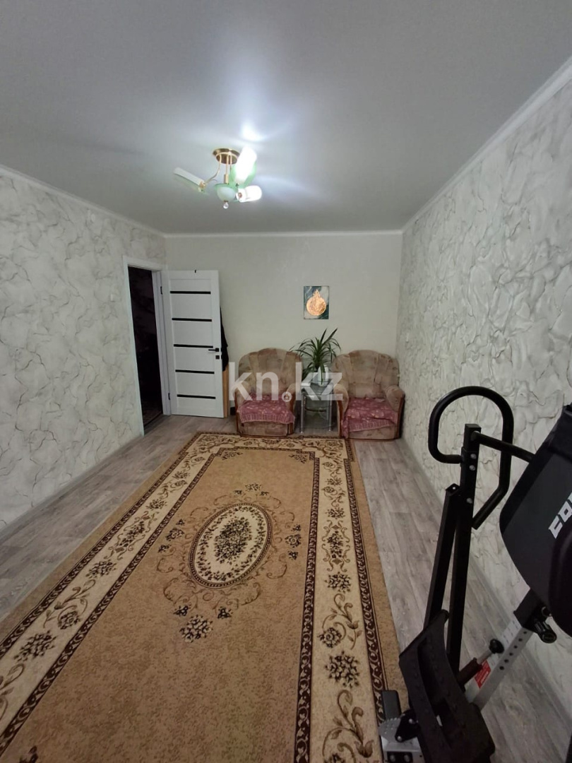 Продажа 3-комнатной квартиры, 63 м², ул. Тюленина в Уральске - фото 2