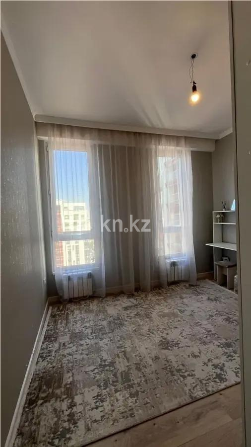 Продажа 4-комнатной квартиры, 75.8 м², пр. Абая, дом  164 в Алматы - фото 2
