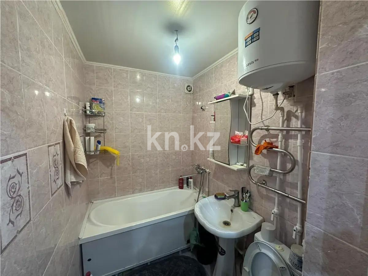 Продажа 3-комнатной квартиры, 67 м², пр. Республики, дом  8 в Караганде - фото 4