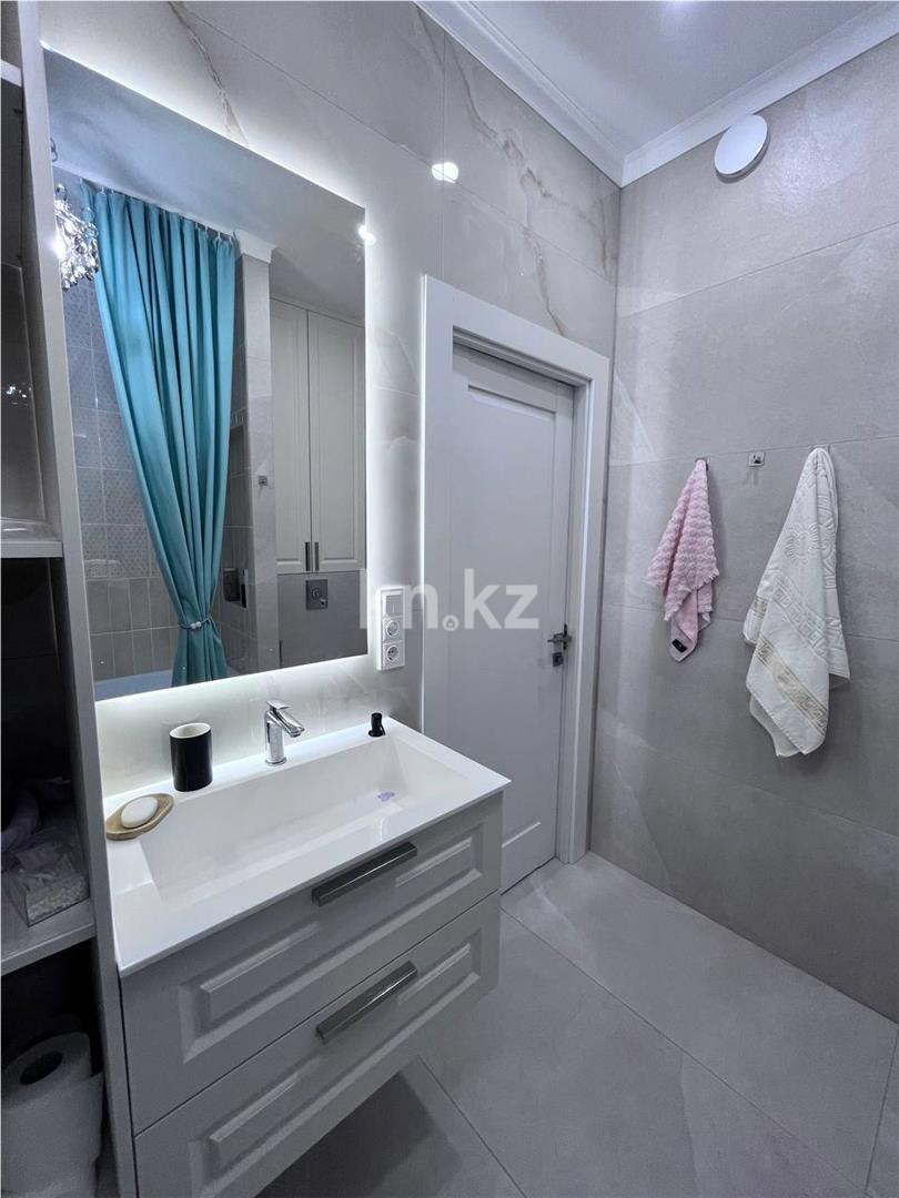 Продажа 2-комнатной квартиры, 73 м², ул. Момышулы в Караганде - фото 29