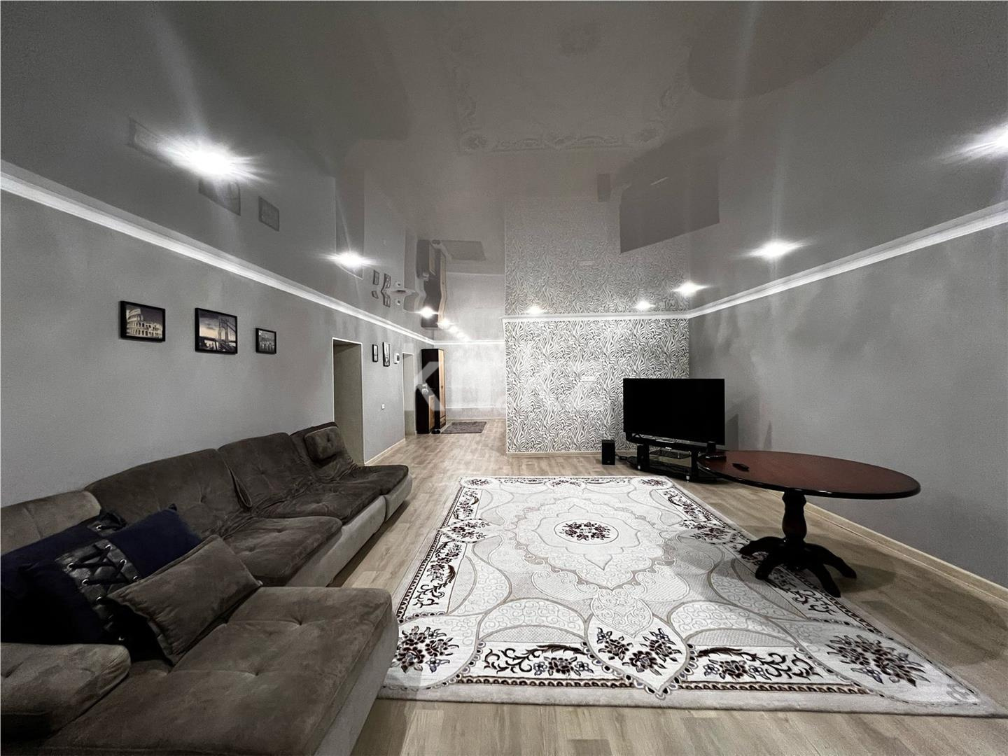 Продажа 7-комнатного дома, 320 м², ул. Кабжанова в Караганде - фото 24