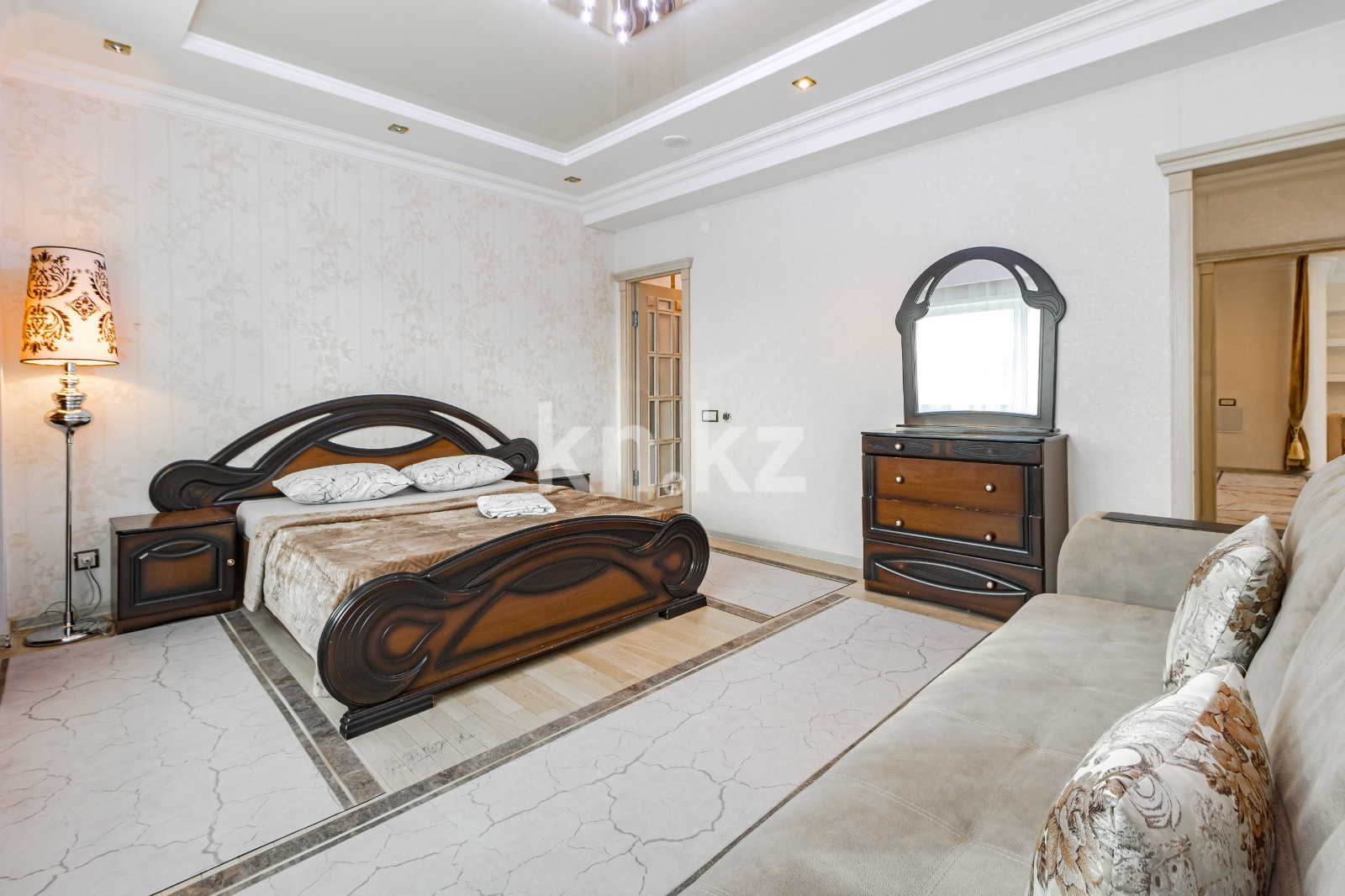 Аренда 4-комнатной квартиры посуточно, 156 м², ул. Достык, дом  5 в Астане - фото 17