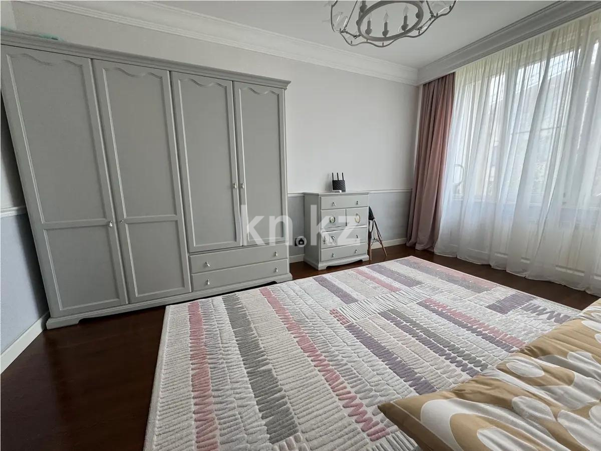 Продажа 4-комнатной квартиры, 220 м², ул. Омаровой, дом  27 в Алматы - фото 3