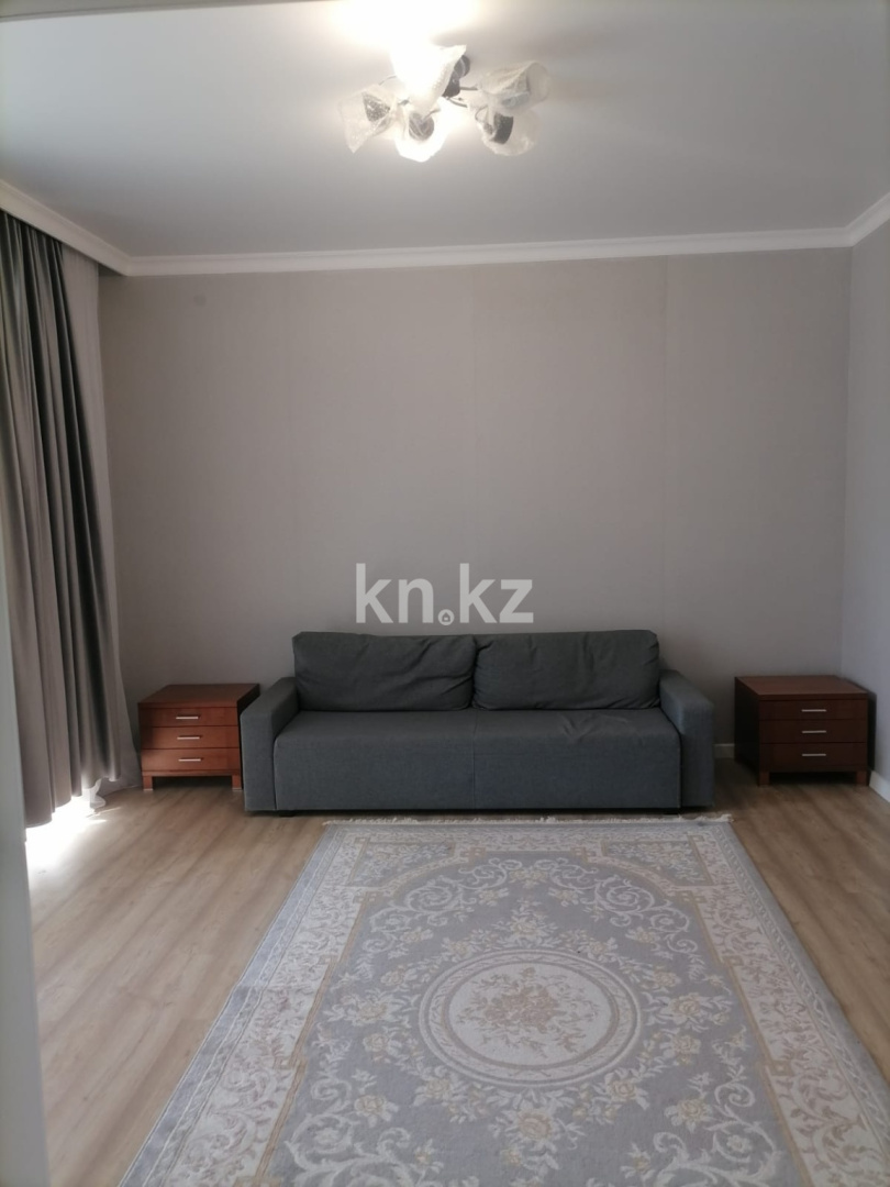 Аренда 1-комнатной квартиры, 40 м² в Астане