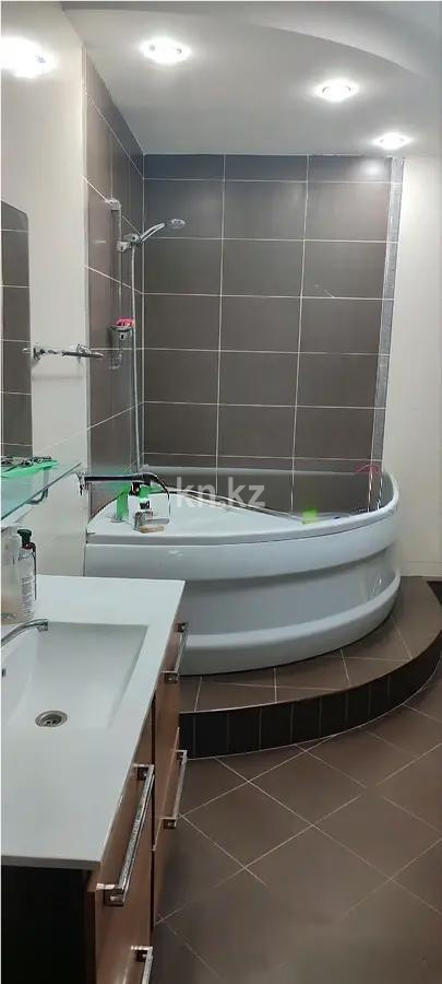 Продажа 3-комнатной квартиры, 100 м², ул. Торайгырова, дом  25/2 в Алматы - фото 5