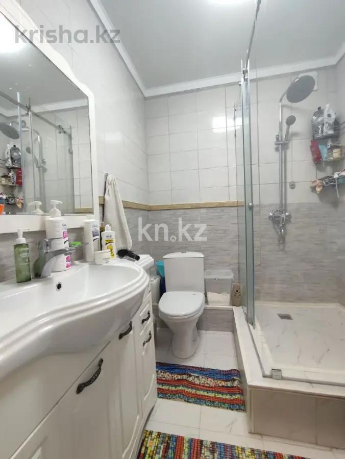 Продажа 4-комнатной квартиры, 110 м², ул. Муканова в Караганде - фото 12