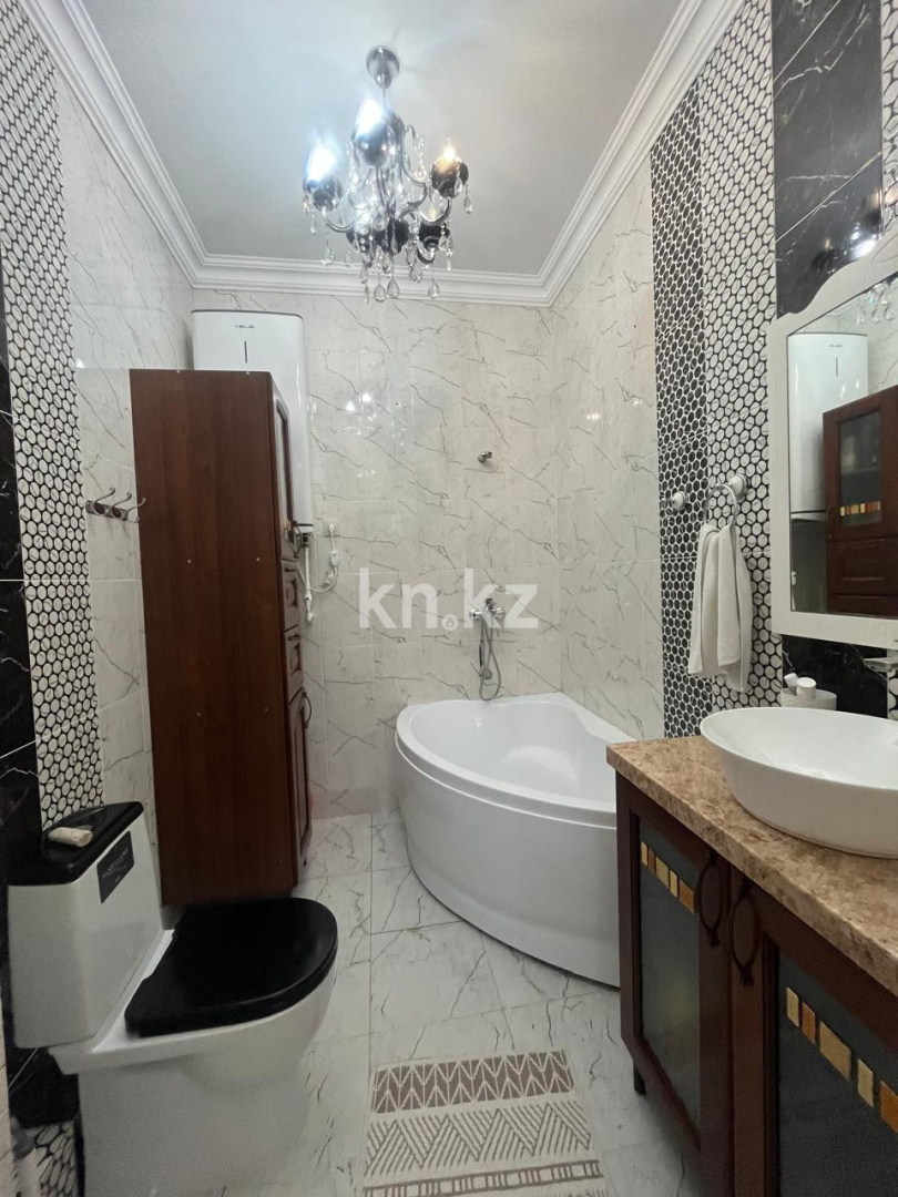 Продажа 4-комнатной квартиры, 101 м², ул. Таттимбета, дом  5б в Караганде - фото 9