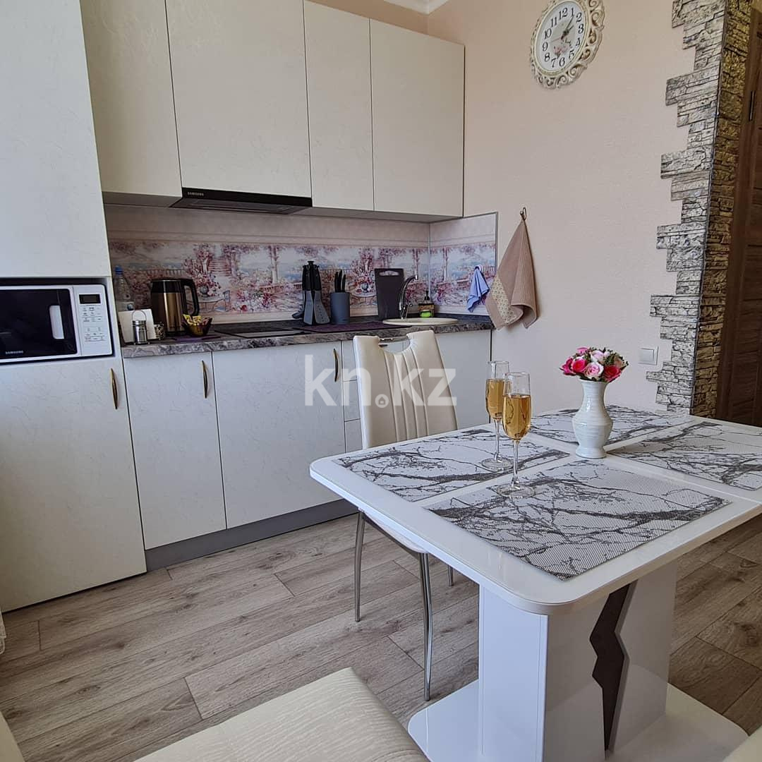 Аренда 2-комнатной квартиры посуточно, 56 м², ул. Чехова, дом  55 в Усть-Каменогорске - фото 7