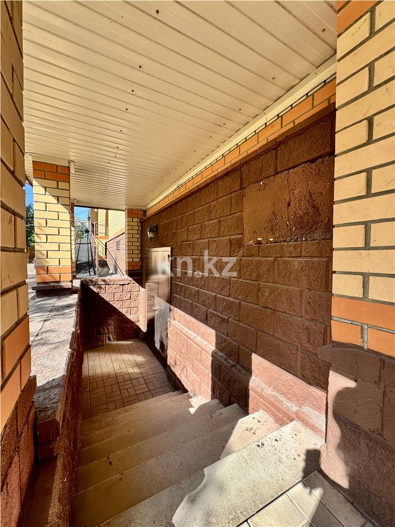 Продажа 3-комнатной квартиры, 160 м², ул. Аманжолова, дом  41 в Караганде - фото 47