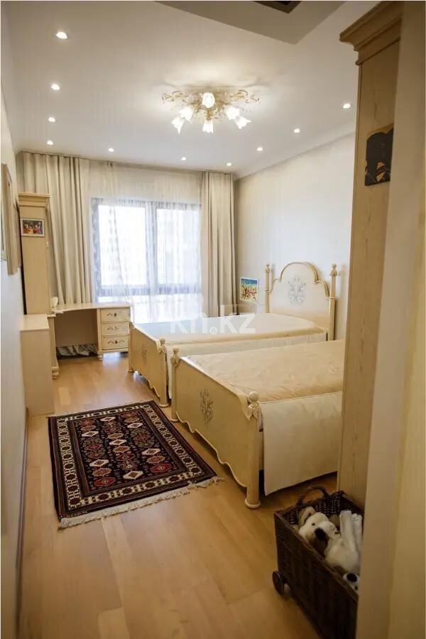 Продажа 3-комнатной квартиры, 136 м² в Алматы