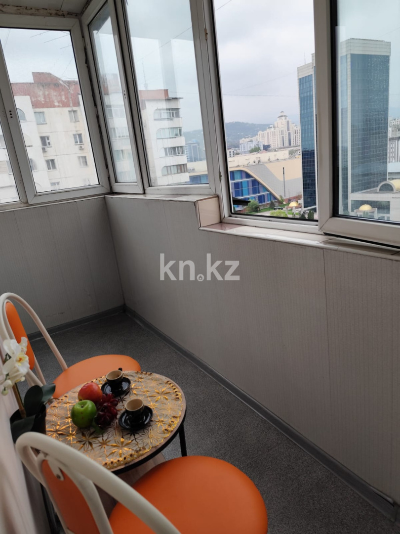 Аренда 1-комнатной квартиры посуточно, 50 м², мкр-н Самал-1, дом  31 - ул. Жолдасбекова в Алматы - фото 11