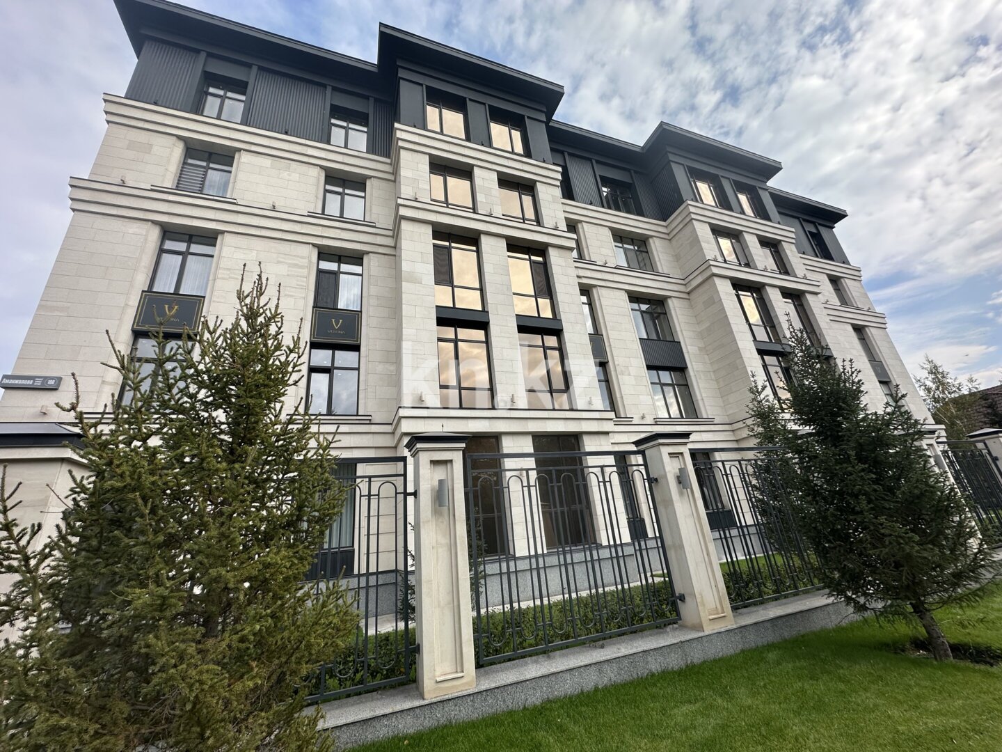 Продажа 3-комнатной квартиры, 102.6 м² в Караганде