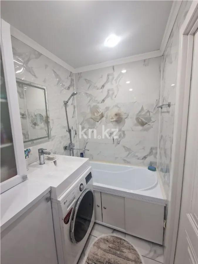 Продажа 3-комнатной квартиры, 65 м², ул. Язева, дом  10 в Караганде - фото 5