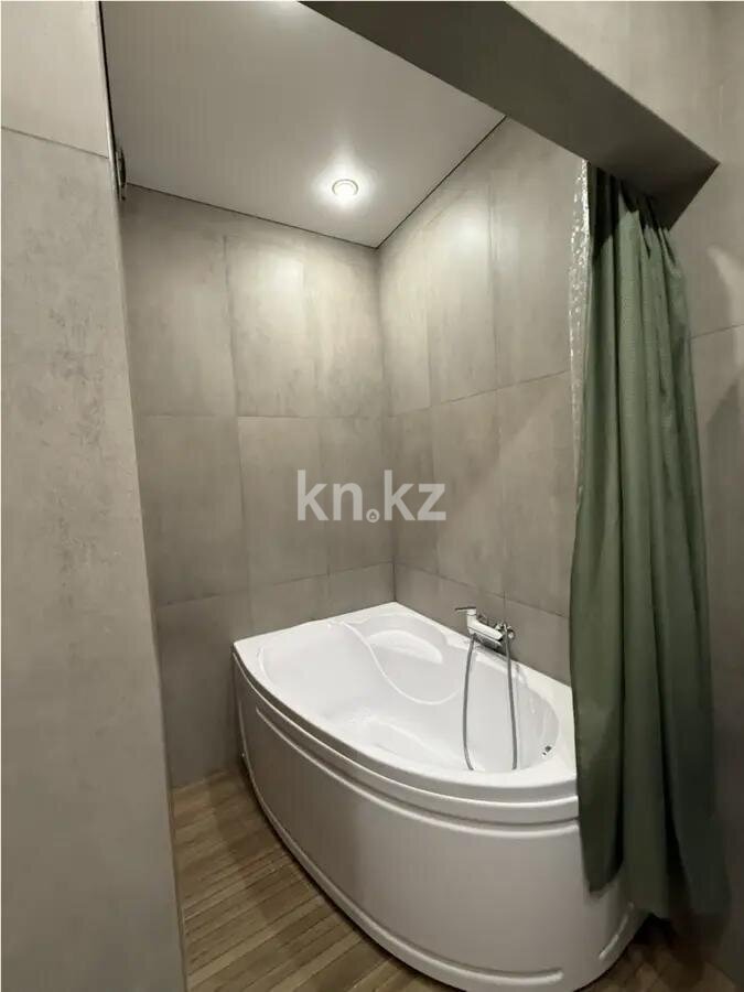Продажа 3-комнатной квартиры, 67.2 м² в Алматы - фото 6