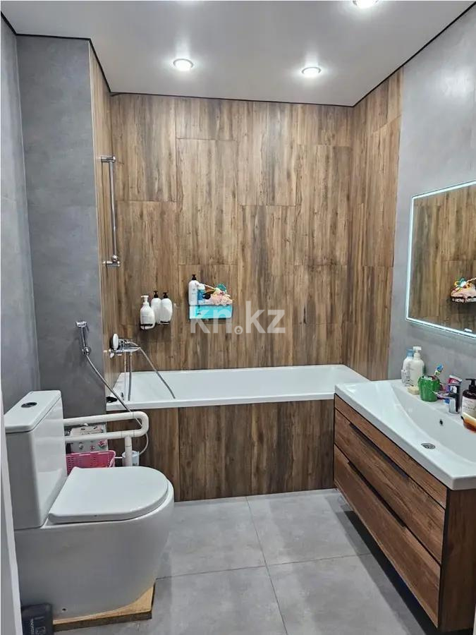 Продажа 4-комнатной квартиры, 180 м², ул. Нажимеденова, дом  39 в Астане - фото 6