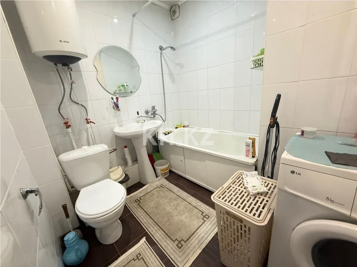 Продажа 3-комнатной квартиры, 63 м², пр. Строителей, дом  9 в Караганде - фото 4