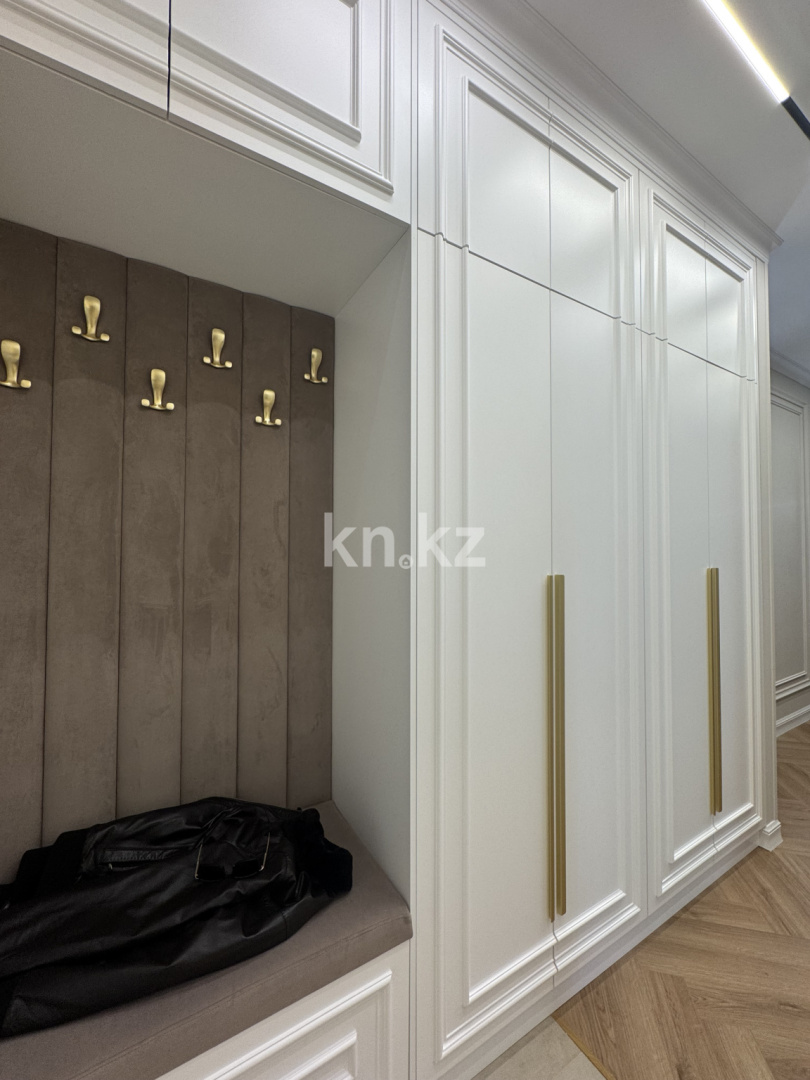 Продажа 3-комнатной квартиры, 115 м², ул. Утеген батыра, дом  11д в Алматы - фото 36