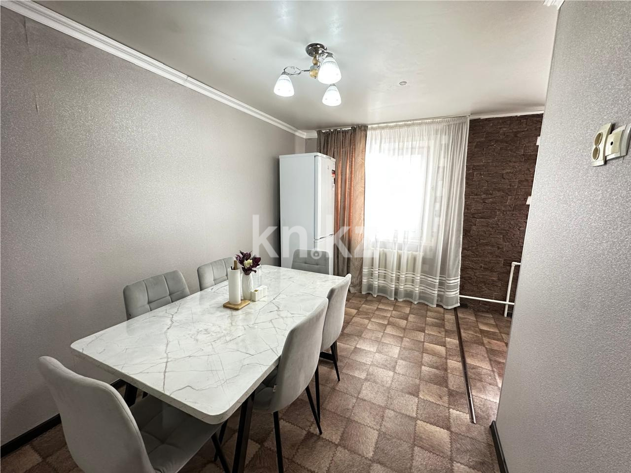 Продажа 4-комнатной квартиры, 61 м², 22 мкр. в Караганде - фото 8