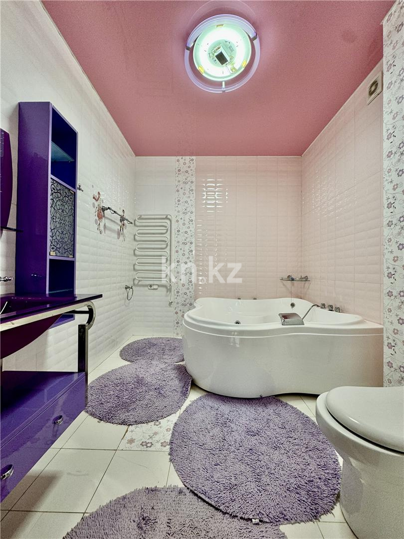 Продажа 6-комнатной квартиры, 227 м², ул. Ерубаева, дом  50/6 в Караганде - фото 41