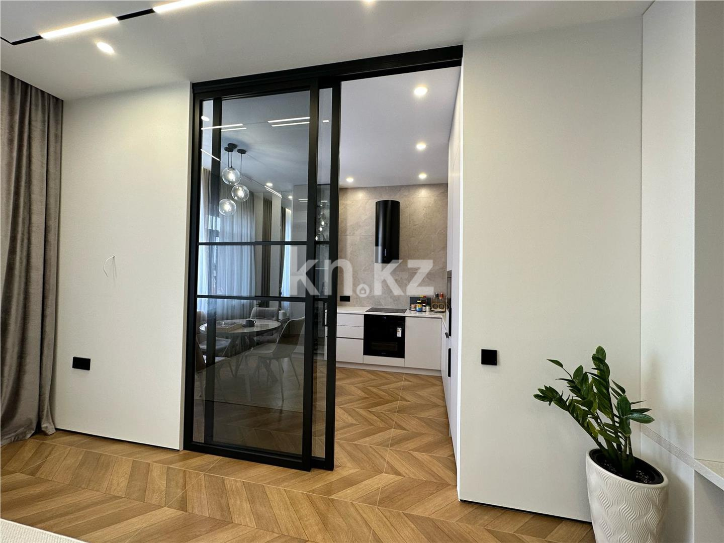 Продажа 2-комнатной квартиры, 63 м², пр. Республики, дом  49 в Караганде - фото 11