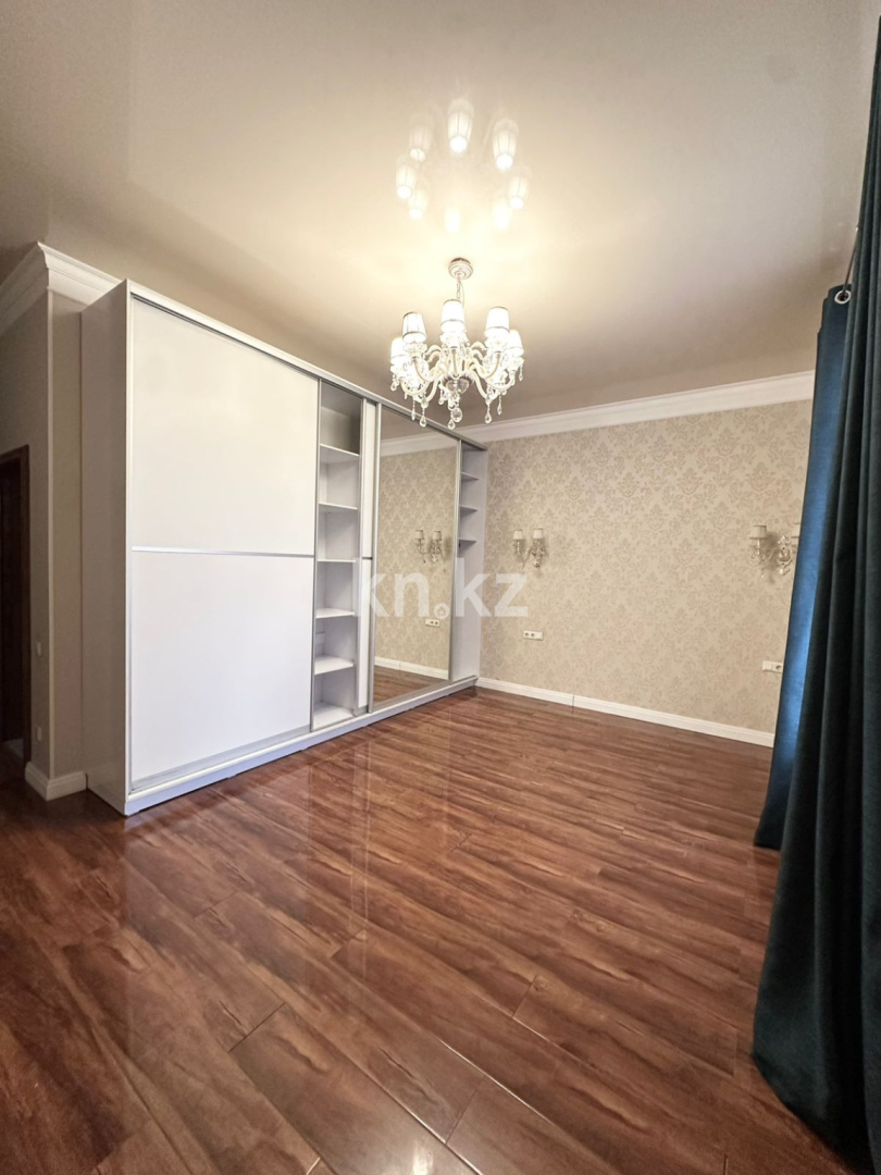 Продажа 5-комнатной квартиры, 240 м², ул. Романтиков в Астане - фото 7