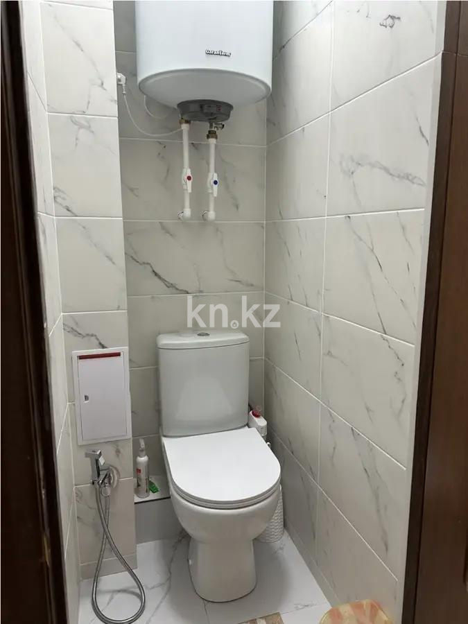 Продажа 4-комнатной квартиры, 81 м², мкр-н Голубые Пруды, дом  13 в Караганде - фото 7