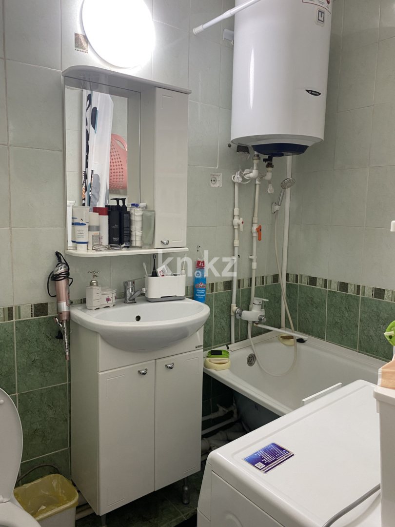 Продажа 4-комнатной квартиры, 63.6 м², мкр-н 15, дом  6 в Караганде - фото 11