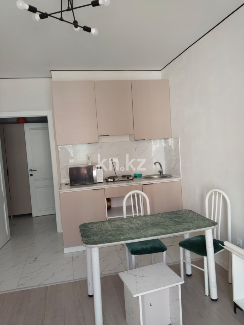Аренда 2-комнатной квартиры, 42 м² в Астане