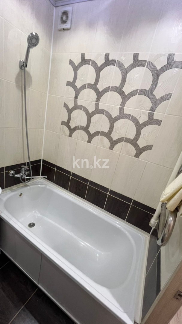 Продажа 3-комнатной квартиры, 64 м², мкр-н Гульдер-1, дом  13 в Караганде - фото 20