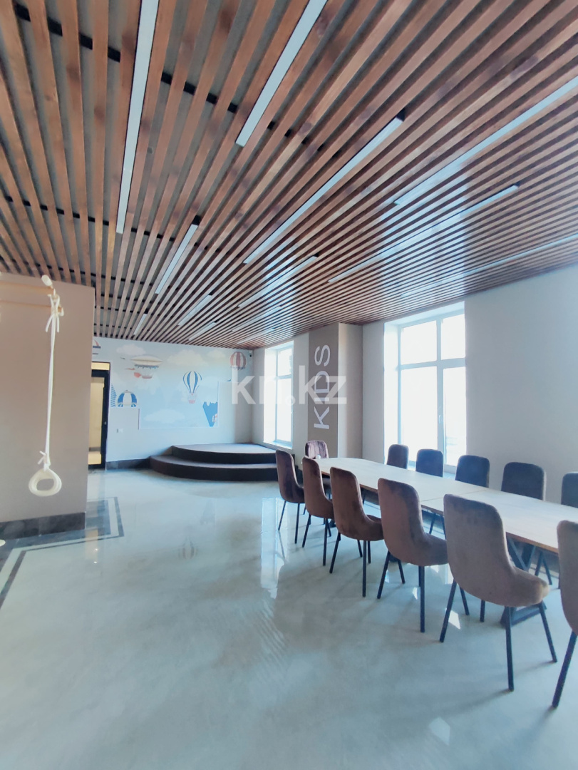 Продажа 3-комнатной квартиры, 92 м², ул. Аманжолова, дом  100 в Караганде - фото 6