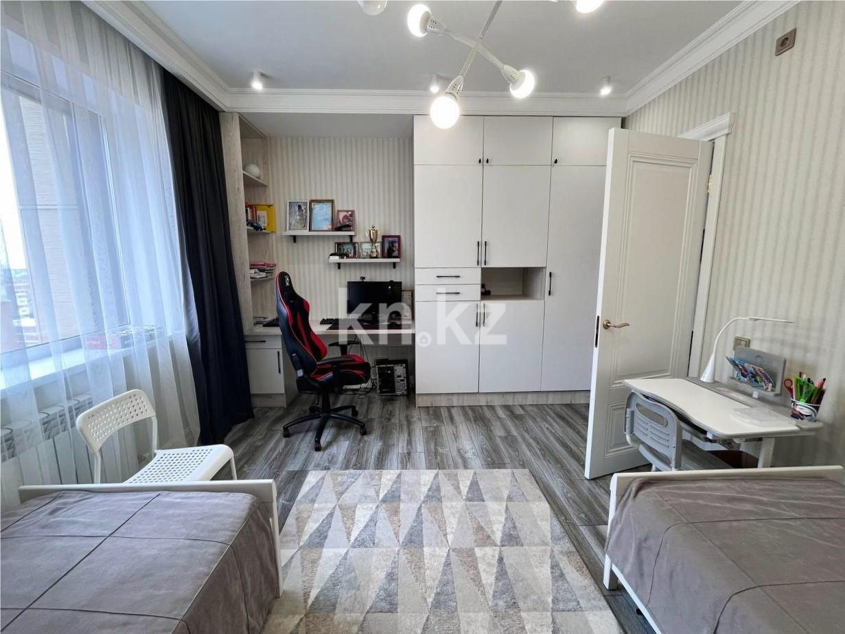 Продажа 4-комнатной квартиры, 107 м², пр. Шахтеров в Караганде - фото 9