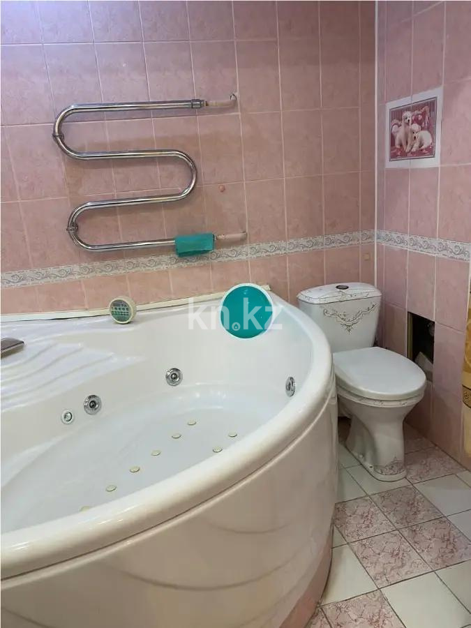 Продажа 4-комнатной квартиры, 109 м², мкр-н Самал-1, дом  6 в Алматы - фото 6