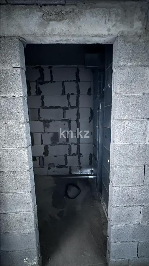 Продажа 1-комнатной квартиры, 29.8 м², ул. Ауэзова, дом  2/8 в Алматы - фото 2