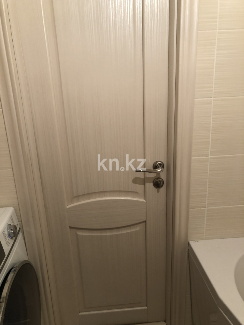 Продажа 1-комнатной квартиры, 32 м², ул. Муканова, дом  12 в Караганде - фото 12