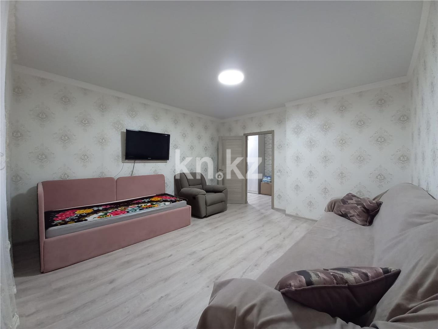 Продажа 2-комнатной квартиры, 64 м², ул. Айнакол в Астане - фото 2