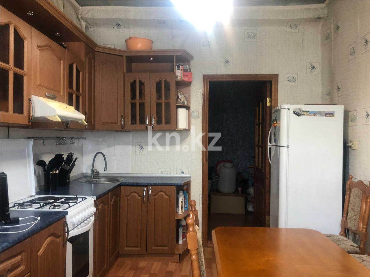 Продажа 3-комнатной квартиры, 92 м², ул. Магнитогорская, дом  36 в Караганде - фото 8