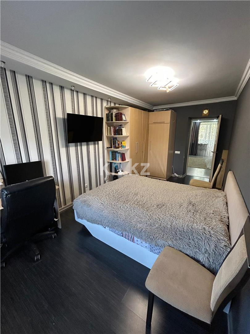 Продажа 4-комнатной квартиры, 93 м², ул. Аманжолова, дом  21 в Караганде - фото 4