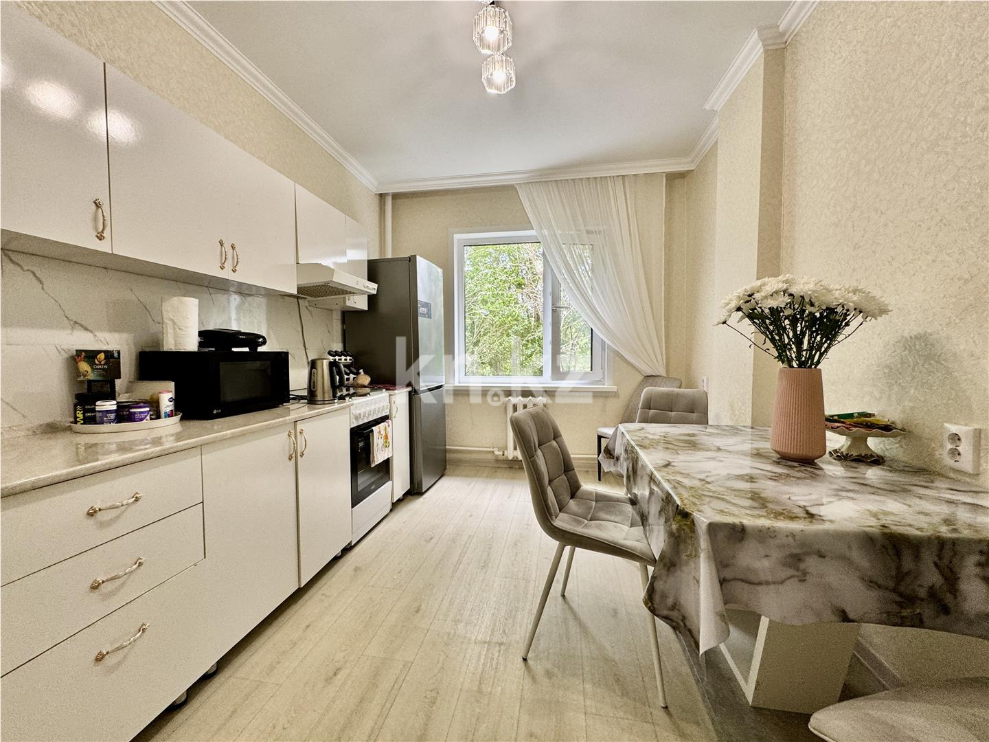 Продажа 1-комнатной квартиры, 48 м², пр. Шахтеров, дом  31б в Караганде - фото 12
