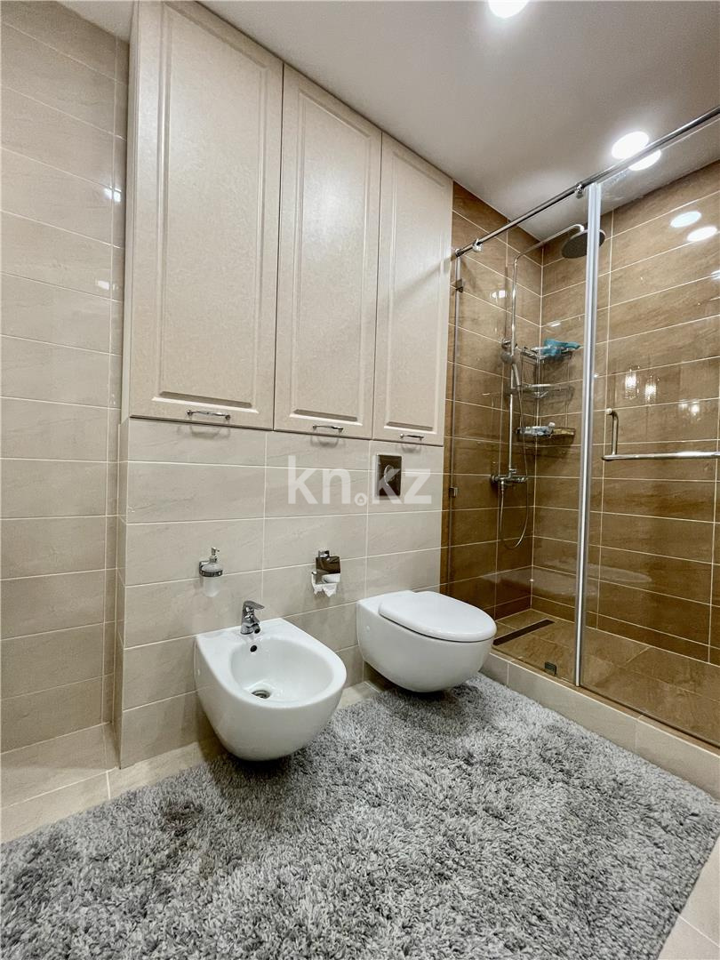 Продажа 7-комнатной квартиры, 178 м², мкр-н Гульдер-1 в Караганде - фото 27