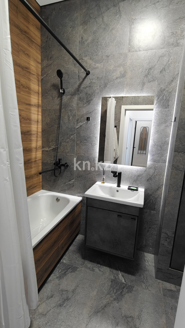 Продажа 1-комнатной квартиры, 40 м², пр. Шахтеров, дом  20/4 в Караганде - фото 9