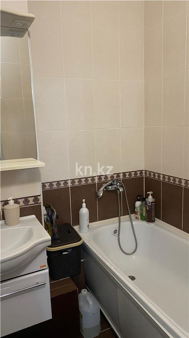 Продажа 3-комнатной квартиры, 87 м², пр. Шахтеров в Караганде - фото 9