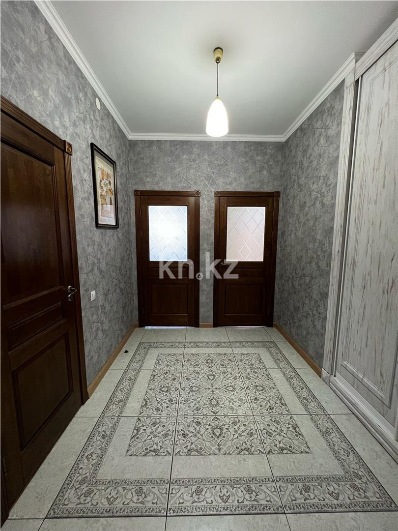 Продажа 3-комнатной квартиры, 127 м², ул. Аманжолова, дом  96/1 в Караганде - фото 15